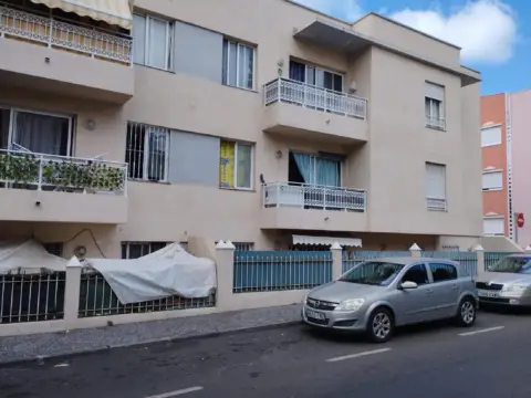 Piso en calle del Caletón, 1